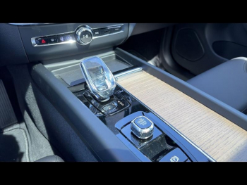 Photo 23 du bon plan VOLVO XC60 T6 Hybride Rechargeable 253 + 145ch Ultra Style Dark Geartronic 8 AWD occasion à 69900 €