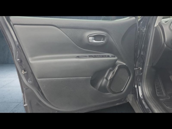 Photo 14 du bon plan JEEP Renegade 1.6 MultiJet 120ch Brooklyn Edition MY20 occasion à 17490 €