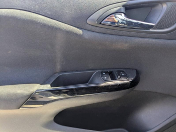 Photo 10 du bon plan OPEL Corsa 1.4 90ch Edition 5p occasion à 8290 €