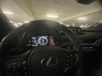 Photo 19 du bon plan LEXUS UX 250h 2WD Premium Edition MY22 occasion à 24490 €