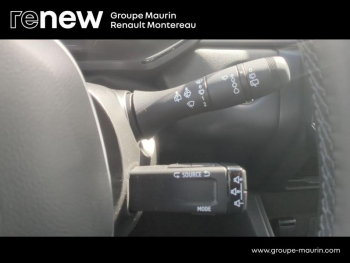 Photo 23 du bon plan RENAULT Captur 1.6 E-Tech full hybrid 145ch Evolution occasion à 23990 €
