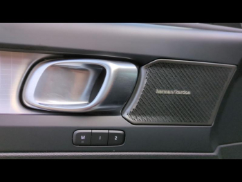 Photo 25 du bon plan VOLVO XC40 B3 163ch Ultra DCT 7 occasion à 38990 €