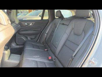 Photo 6 du bon plan VOLVO V60 T6 AWD 253+145ch Plus Style Dark Geartronic 8 occasion à 61900 €