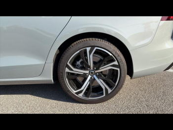 Photo 10 du bon plan VOLVO V60 T6 AWD 253+145ch Plus Style Dark Geartronic 8 occasion à 61900 €