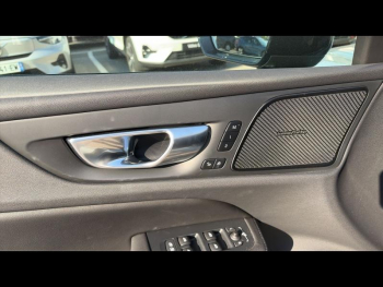 Photo 11 du bon plan VOLVO V60 T6 AWD 253+145ch Plus Style Dark Geartronic 8 occasion à 61900 €