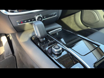 Photo 16 du bon plan VOLVO V60 T6 AWD 253+145ch Plus Style Dark Geartronic 8 occasion à 61900 €