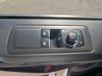 Photo 14 du bon plan FORD Transit Custom Fg VUL 320 L1H1 2.0 EcoBlue 170ch Cabine Approfondie Sport BVA8 occasion à 42320 €