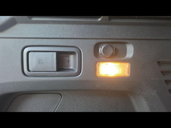 Photo 12 du bon plan PEUGEOT 3008 1.2 PureTech 130ch S&S Allure Pack occasion à 18900 €