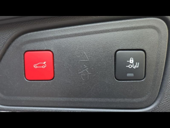 Photo 13 du bon plan PEUGEOT 3008 1.2 PureTech 130ch S&S Allure Pack occasion à 18900 €