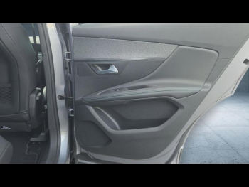 Photo 18 du bon plan PEUGEOT 3008 1.2 PureTech 130ch S&S Allure Pack occasion à 18900 €