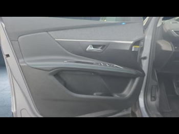 Photo 25 du bon plan PEUGEOT 3008 1.2 PureTech 130ch S&S Allure Pack occasion à 18900 €