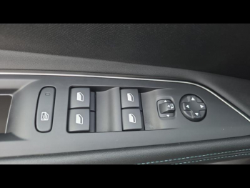 Photo 27 du bon plan PEUGEOT 3008 1.2 PureTech 130ch S&S Allure Pack occasion à 18900 €