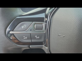 Photo 29 du bon plan PEUGEOT 3008 1.2 PureTech 130ch S&S Allure Pack occasion à 18900 €