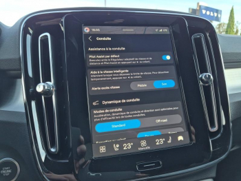 Photo 21 du bon plan VOLVO XC40 B3 163ch Black Edition DCT 7 occasion à 42990 €