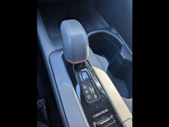 Photo 19 du bon plan TOYOTA C-HR 2.0 Hybride 200ch Design NG23 occasion à 27990 €