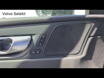 Photo 19 du bon plan VOLVO XC60 T6 AWD 253 + 145ch Plus Style Dark Geartronic occasion à 44900 €