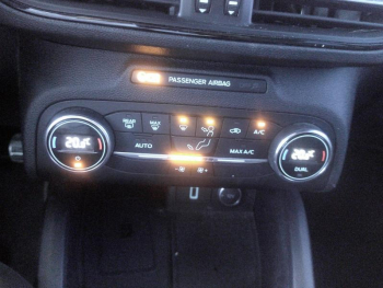 Photo 15 du bon plan FORD Focus 1.0 EcoBoost 125ch ST-Line occasion à 11900 €
