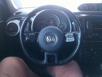 Photo 5 du bon plan VOLKSWAGEN Coccinelle Cabriolet 1.4 TSI 150ch BlueMotion Technology Couture Exclusive DSG7 occasion à 19900 €