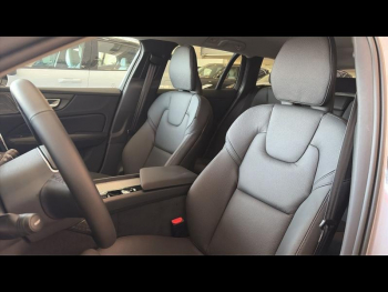 Photo 5 du bon plan VOLVO V60 B4 197ch Plus Style Dark DCT 7 occasion à 47990 €