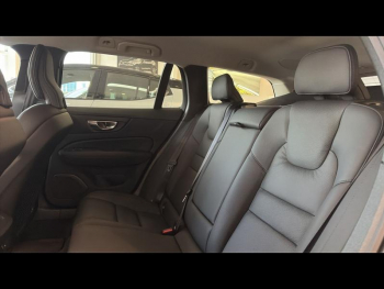 Photo 6 du bon plan VOLVO V60 B4 197ch Plus Style Dark DCT 7 occasion à 47990 €