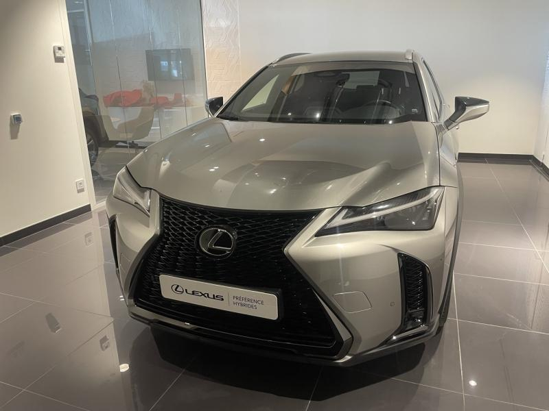 Bon plan LEXUS UX 300h F SPORT Design 2WD occasion à 31990 €