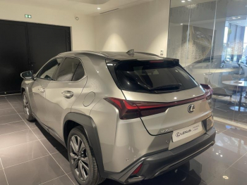 Photo 6 du bon plan LEXUS UX 300h F SPORT Design 2WD occasion à 31990 €