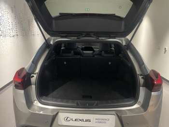 Photo 9 du bon plan LEXUS UX 300h F SPORT Design 2WD occasion à 31990 €