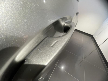 Photo 11 du bon plan LEXUS UX 300h F SPORT Design 2WD occasion à 31990 €