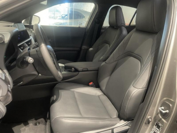 Photo 19 du bon plan LEXUS UX 300h F SPORT Design 2WD occasion à 31990 €