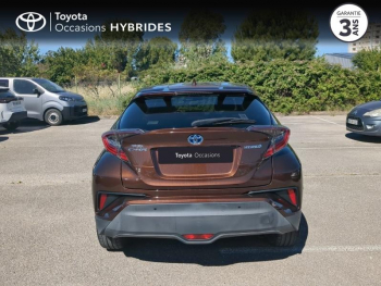 Photo 4 du bon plan TOYOTA C-HR 122h Distinctive 2WD E-CVT RC18 occasion à 17990 €