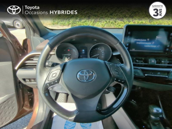 Photo 9 du bon plan TOYOTA C-HR 122h Distinctive 2WD E-CVT RC18 occasion à 17990 €
