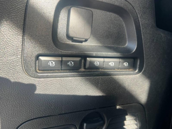 Photo 9 du bon plan FORD S-MAX 2.5 Duratec 190ch Hybrid ST-Line eCVT occasion à 35900 €
