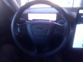 Photo 5 du bon plan FORD Mustang Mach-E 269ch Standard Range 72,6kWh Mach-E Propulsion occasion à 34900 €