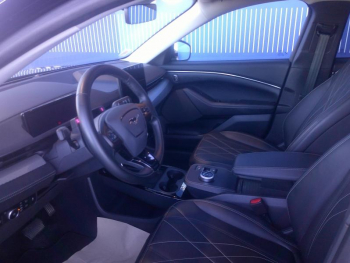 Photo 16 du bon plan FORD Mustang Mach-E 269ch Standard Range 72,6kWh Mach-E Propulsion occasion à 34900 €