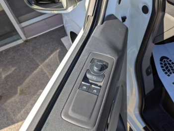 Photo 8 du bon plan FORD Transit Custom Fg VUL 320 L2H1 2.0 EcoBlue 150ch Limited occasion à 33990 €