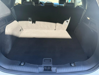 Photo 21 du bon plan FORD Kuga 2.5 Duratec 190ch FHEV E85 Vignale BVA occasion à 22900 €