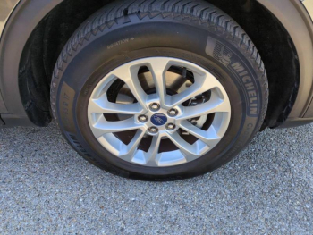 Photo 26 du bon plan FORD Kuga 2.5 Duratec 190ch FHEV E85 Titanium BVA occasion à 24900 €