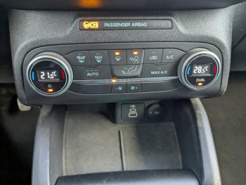 Photo 13 du bon plan FORD Focus 1.0 Flexifuel mHEV 125ch Titanium Style occasion à 17990 €