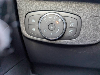 Photo 18 du bon plan FORD Focus 1.0 Flexifuel mHEV 125ch Titanium Style occasion à 17990 €
