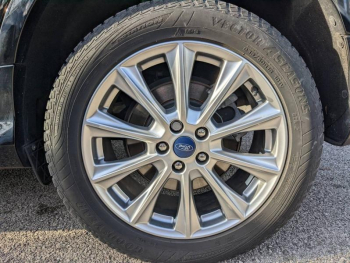 Photo 27 du bon plan FORD Kuga 1.5 Flexifuel-E85 150ch Stop&Start Vignale 4x2 BVA Euro6.2 occasion à 18580 €
