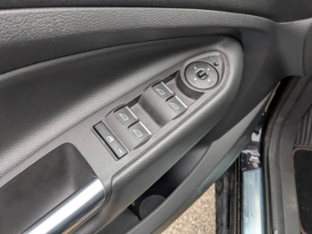 Photo 20 du bon plan FORD Kuga 1.5 Flexifuel-E85 150ch Stop&Start ST-Line 170g 4x2 Euro6.2 occasion à 18390 €