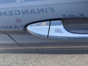 Photo 22 du bon plan FORD Fiesta 1.0 Flexifuel 95ch ST-Line 5p occasion à 16880 €