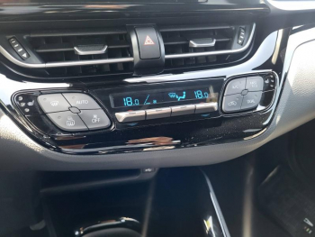 Photo 16 du bon plan TOYOTA C-HR 184h Edition 2WD E-CVT MY20 occasion à 20490 €