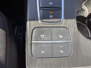 Photo 30 du bon plan FORD Kuga 2.5 Duratec 225ch PHEV ST-Line Business BVA occasion à 26324 €