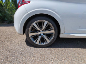 Photo 11 du bon plan PEUGEOT 208 1.6 THP XY 3p occasion à 6990 €