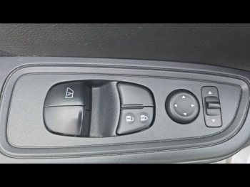 Photo 19 du bon plan NISSAN Micra 1.0 IG 71ch Visia Pack 2018 Euro6c occasion à 10490 €