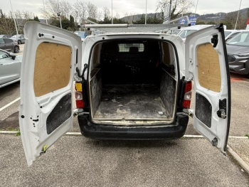 Photo 3 du bon plan TOYOTA PROACE CITY Medium 100 D-4D Business RC21 occasion à 14989 €