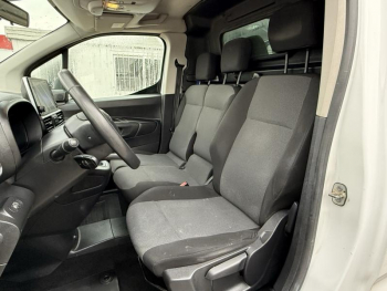 Photo 9 du bon plan TOYOTA PROACE CITY Medium 100 D-4D Business RC21 occasion à 14989 €