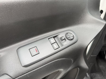 Photo 13 du bon plan TOYOTA PROACE CITY Medium 100 D-4D Business RC21 occasion à 14989 €