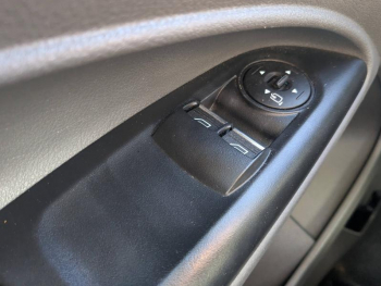 Photo 15 du bon plan FORD Transit Connect VUL L1 1.0E 100ch E85 Trend occasion à 21753 €